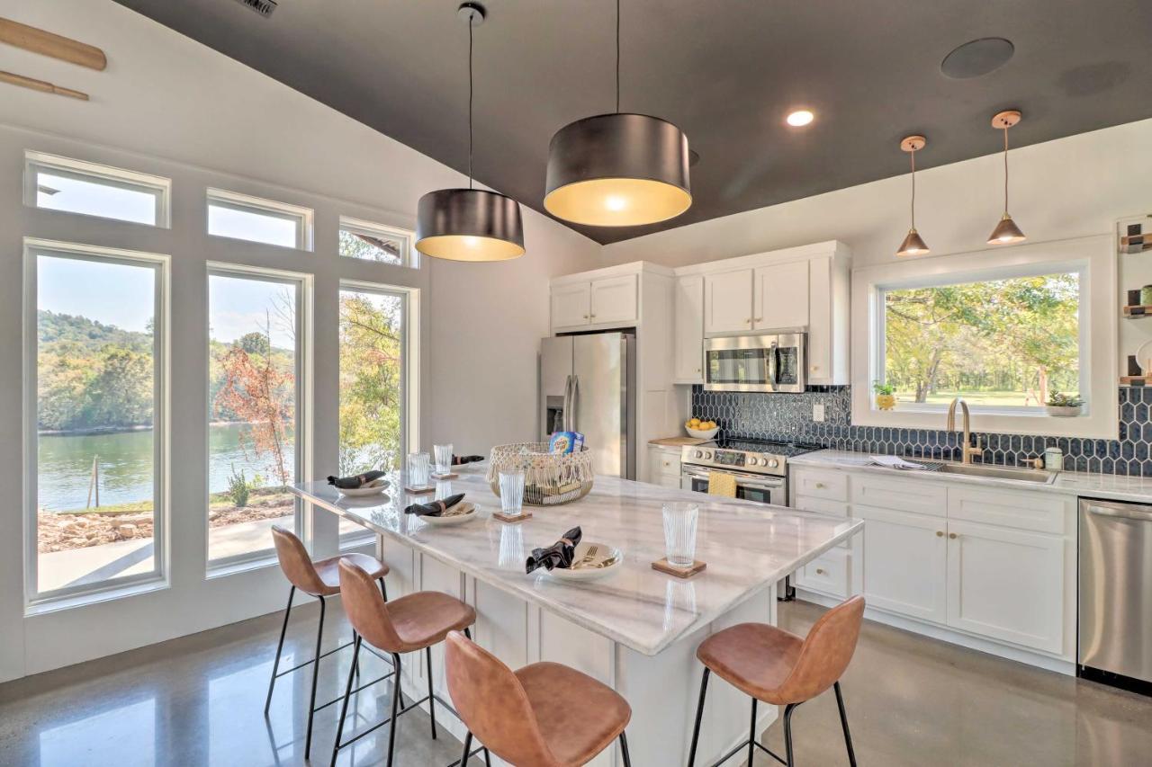 Modern Norfork House With Patio On White River! Kültér fotó