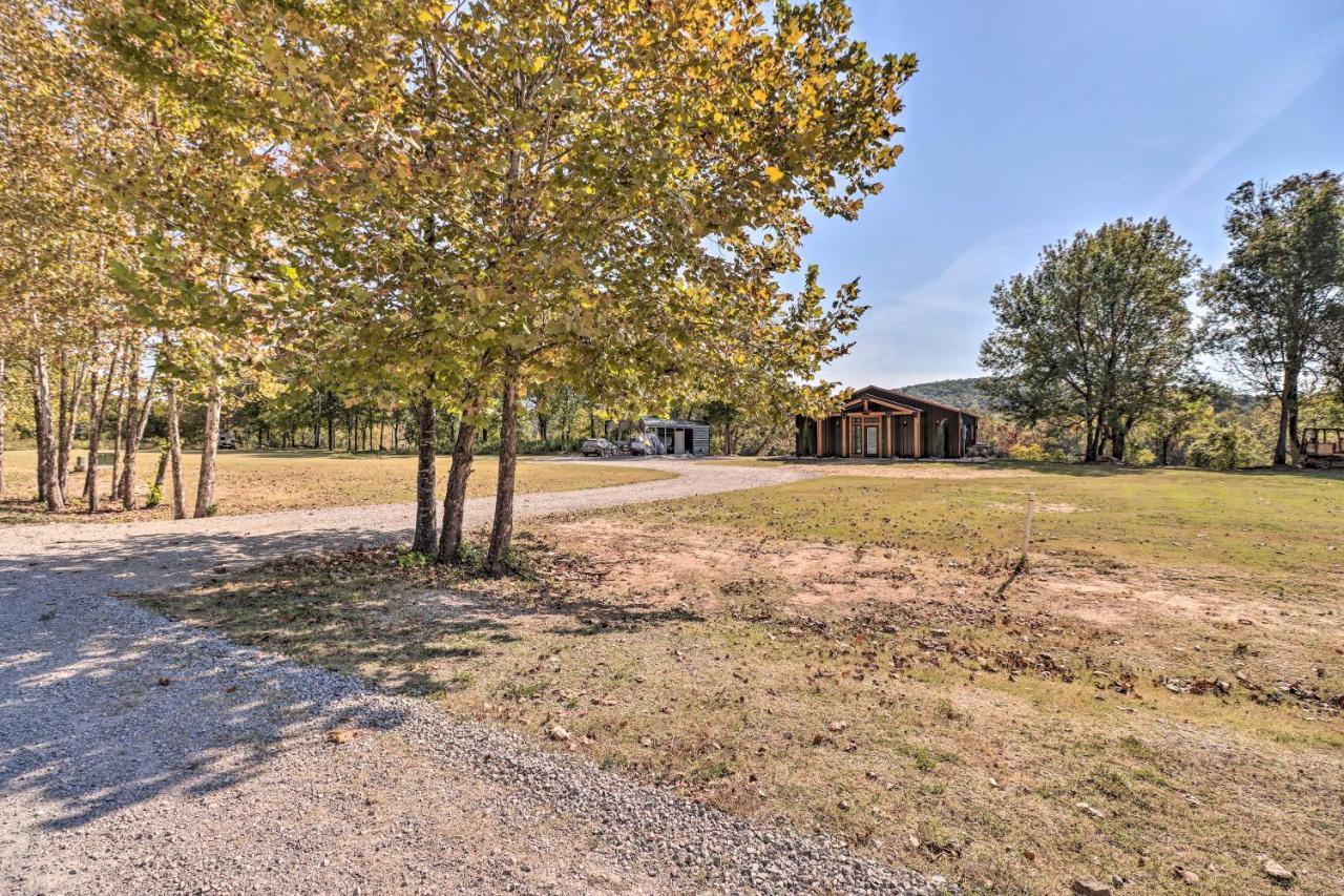 Modern Norfork House With Patio On White River! Kültér fotó
